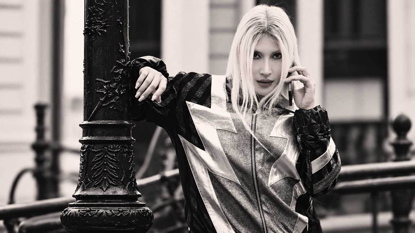 Hande Yener Gives Her Fashion Archive a New Life Through STAR Gene